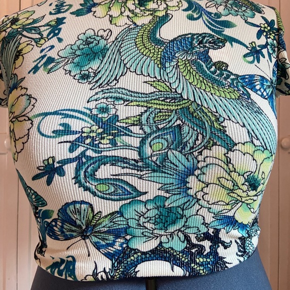 XS crop top women’s - Picture 2 of 3